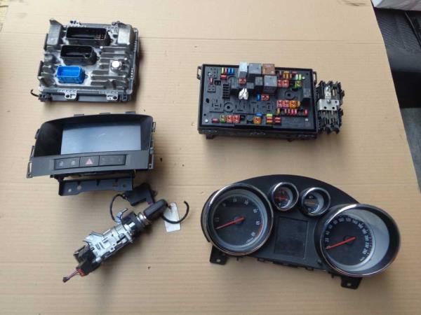 BOITIER COMPLET OPEL ASTRA J 1.6CDTI 2015 - Vue 1